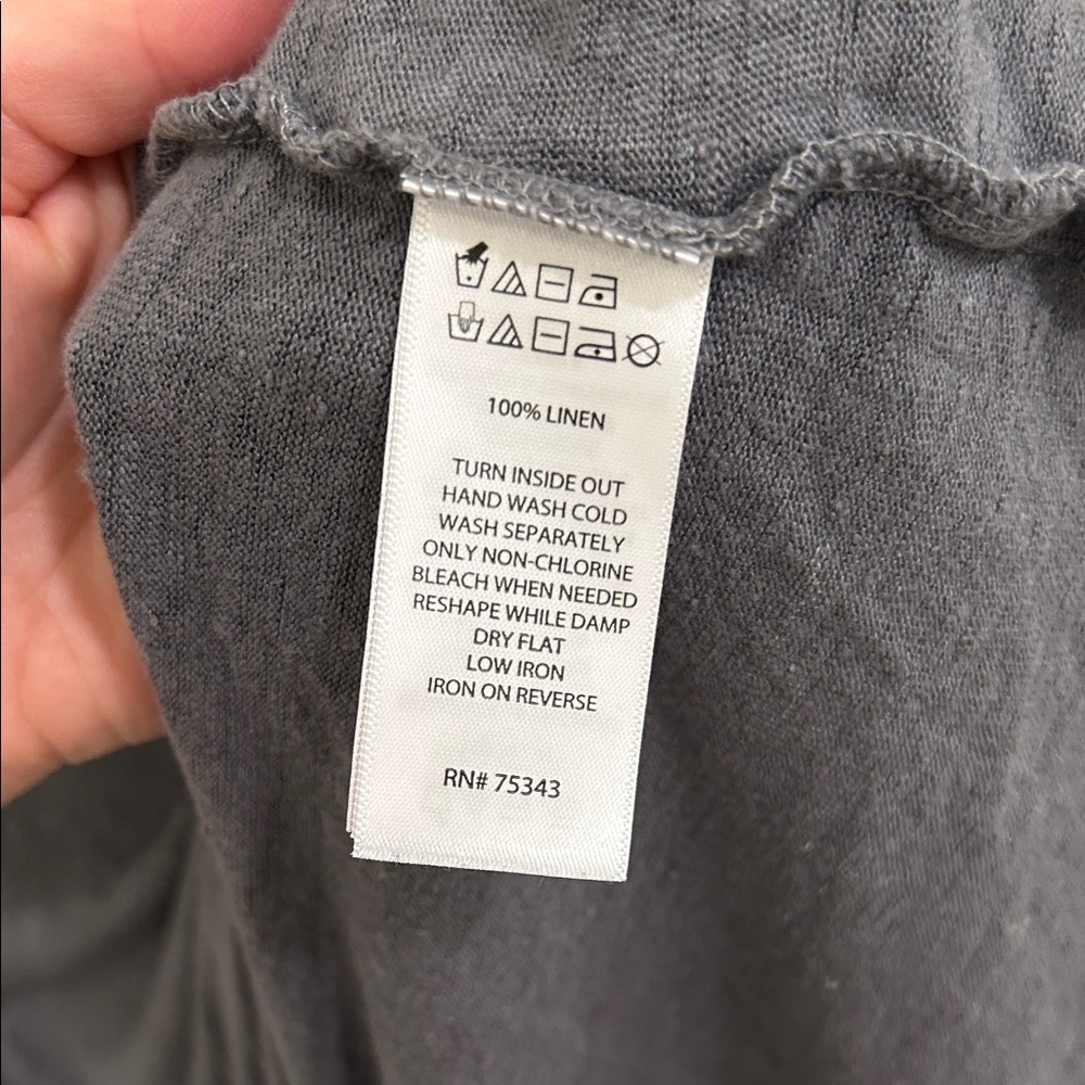 Tahari Dark Gray Short Sleeve V-Neck Tee - Picture 6 of 7